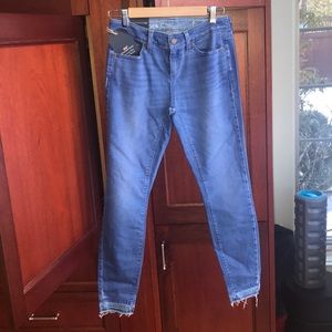 Vineyard Vines NWT sz4 released hem skinny denim